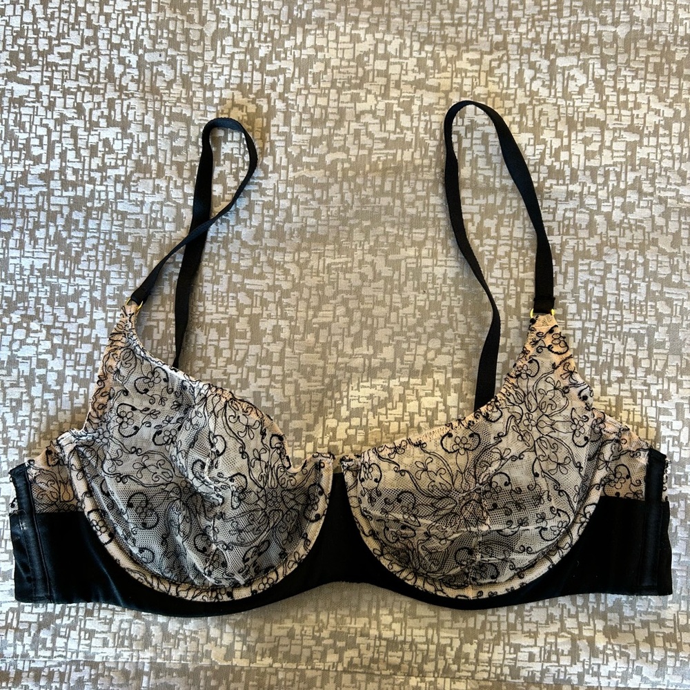 VICTORIA'S SECRET Sheer Embroidered Lace Very Sexy U/W Unlined Demi Bra 36C